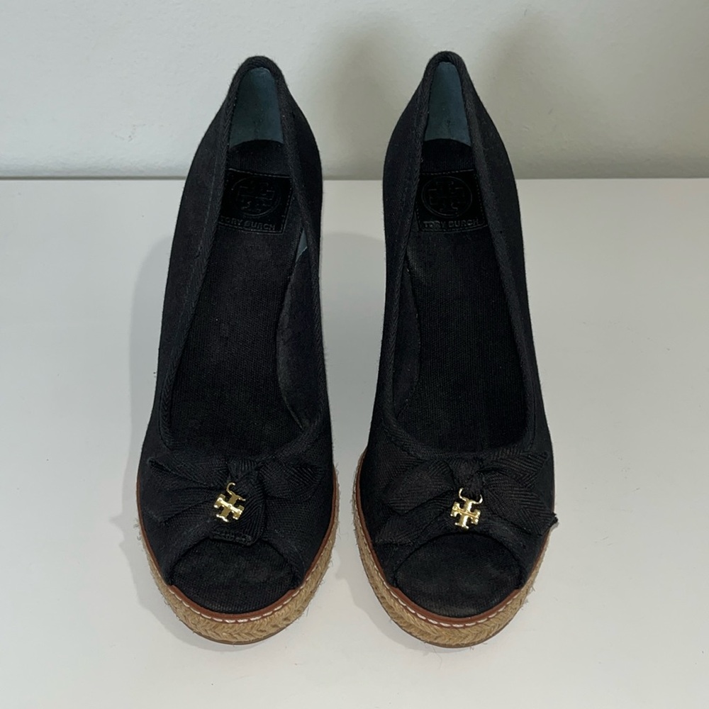 Tory Burch Black Canvas Wedge Espadrille Peep-Toe Pumps with Logo Bow - Picture 3 of 12